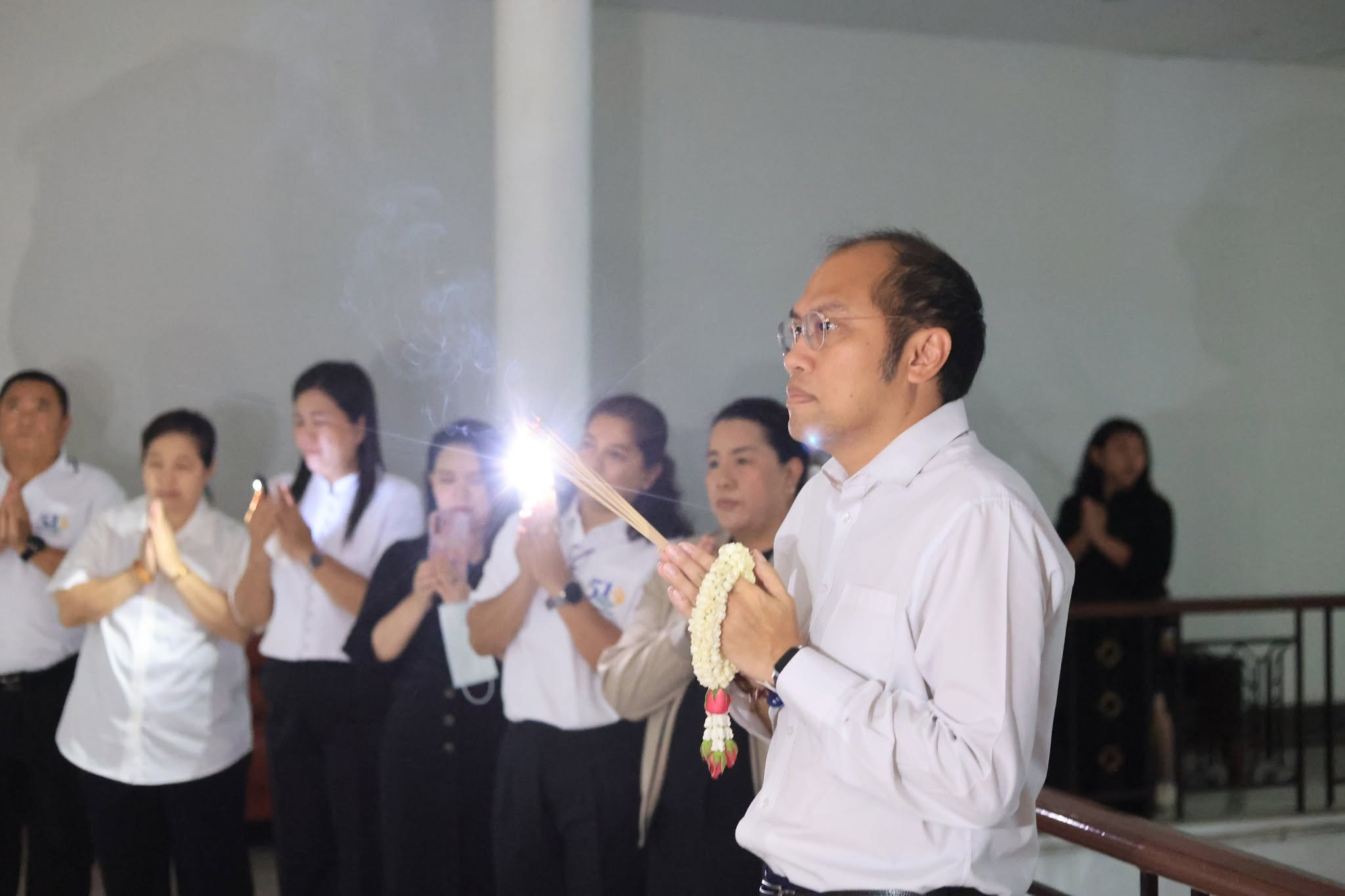 title - ผู้อำนวยการสำนักบริหารกลาง ส.ป.ก. สักการะสิ่งศักดิ์สิทธิ์ประจำ ส.ป.ก. เนื่องในโอกาสเข้ารับตำแหน่งใหม่ 